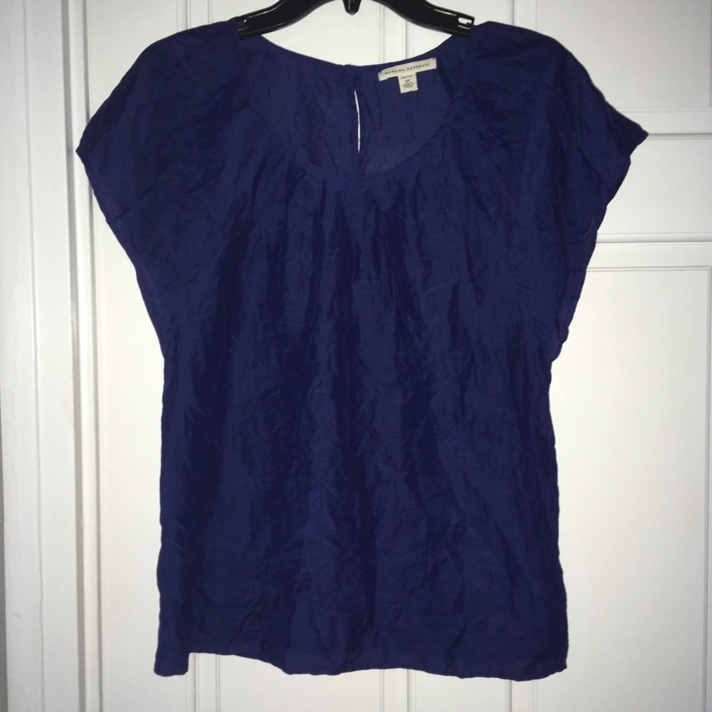 Banana Republic blue flowy lightweight shirt